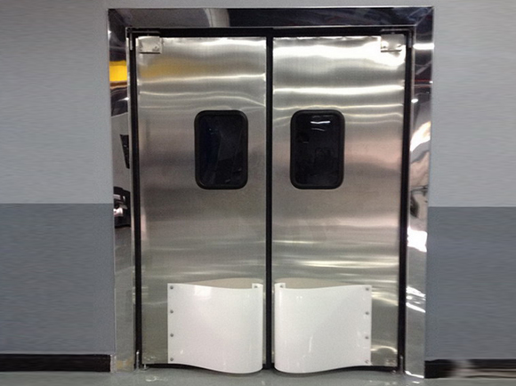 不銹鋼304防撞自由門的優(yōu)勢